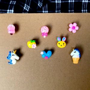 Set of 8 Push Pins